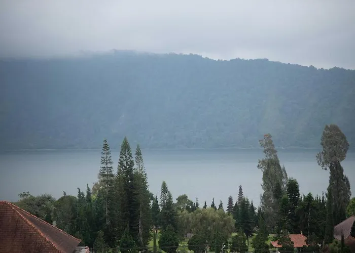 Hotel De Danau View 3*